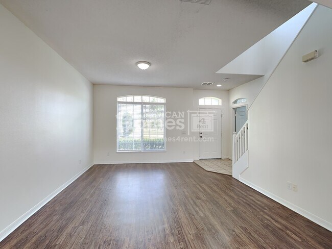 Building Photo - 2112 Island Walk Drive