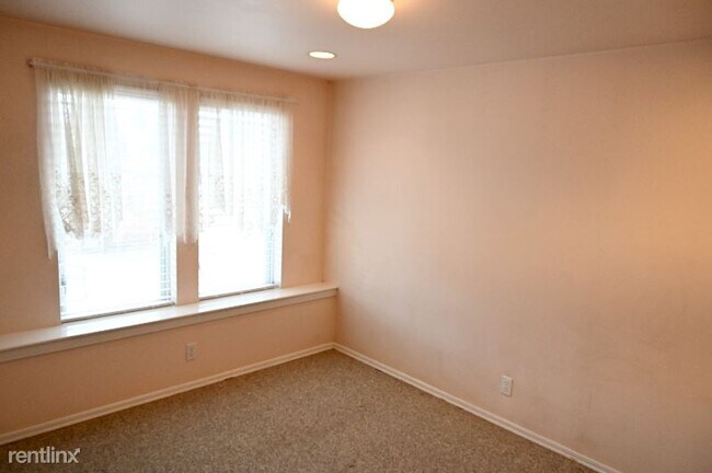 Building Photo - 1 br, 1 bath House - 6246A NE Eagle Harbor Dr