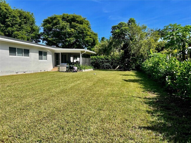 Foto del edificio - 5800 SW 100th St