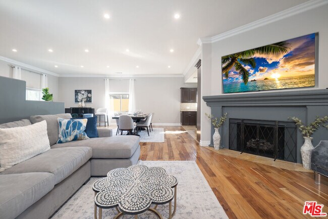 Foto del edificio - 5181 Densmore Ave