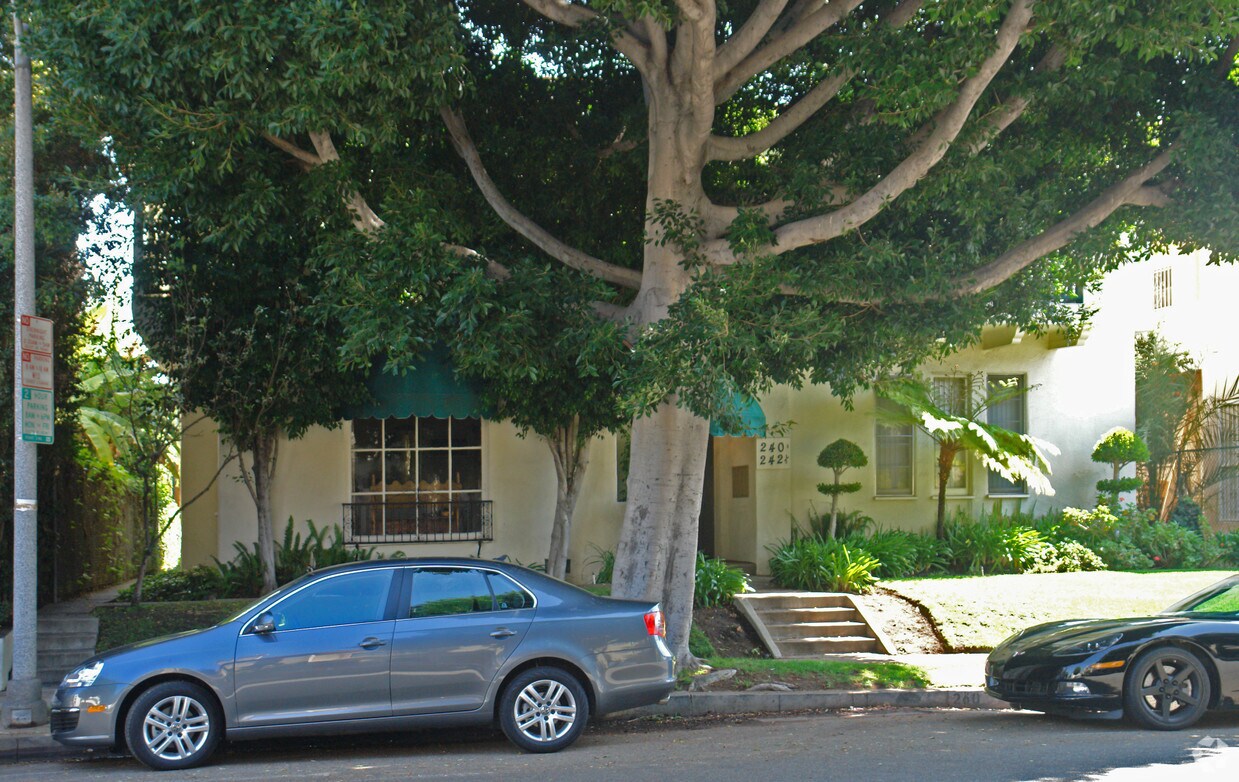 Foto del edificio - 240 S Lasky Dr