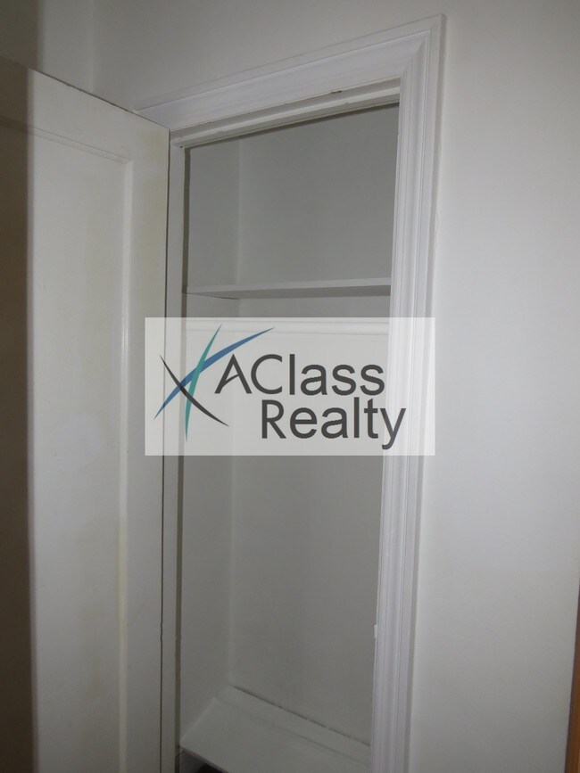 Building Photo - 4906 30th Ave