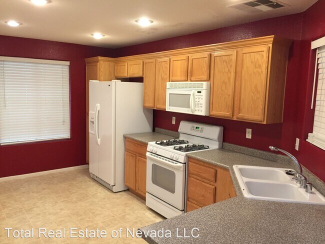 Building Photo - 3 br, 2.5 bath House - 5055 Dodge Ridge Av