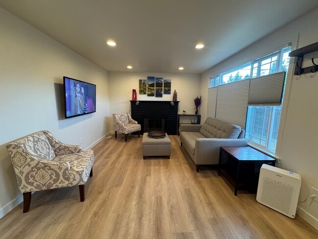 Foto del edificio - 16626 15th Ave NE