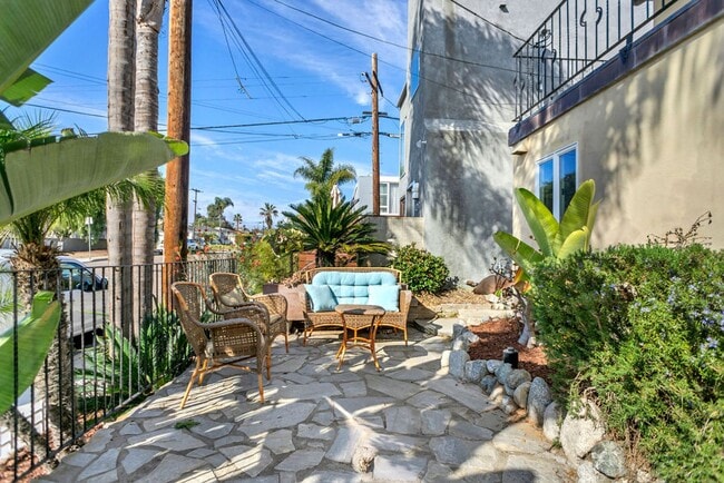 Building Photo - Great two story home in Pacific Beach close to the bay!