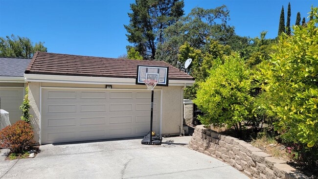 Building Photo - 3 br, 2.5 bath House - 1774 Mirassou Place
