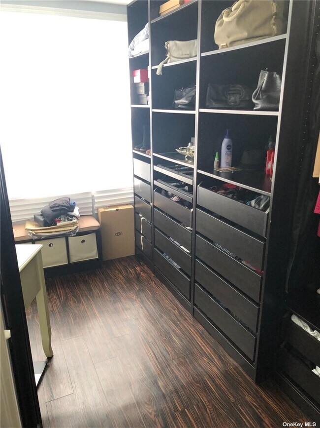 Foto del edificio - 128-17 14th Ave