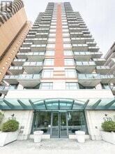 Building Photo - 570-1570 Laurier Ave W