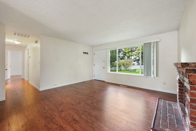 Building Photo - Tumwater rambler with 3bdrms 1.75 baths 2 ...
