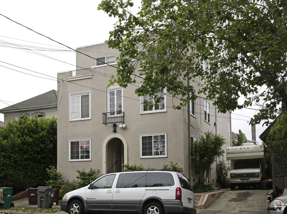 Building Photo - 823-825 55th St