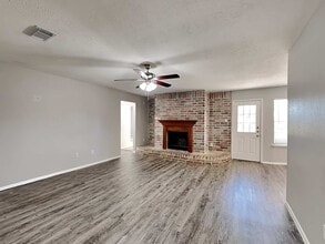 Building Photo - 5323 Bulen Ave Building Photo - 5323 Bulen Ave