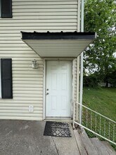 Building Photo - 812 Universal St