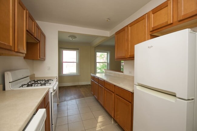 Building Photo - 918 Green Bay