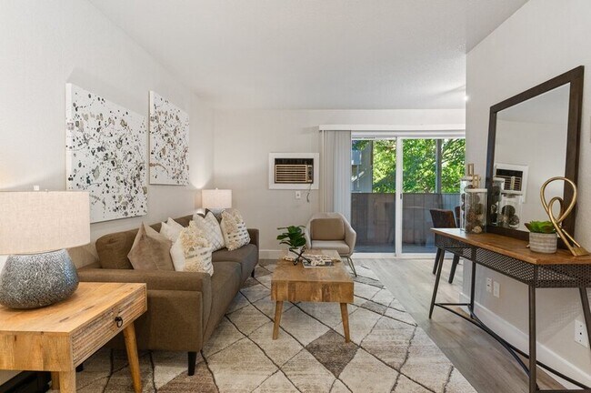 Foto del edificio - 10820 E 3rd Ave