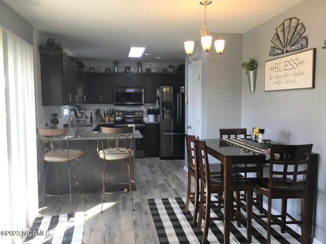 Building Photo - 2081 Lapham Dr