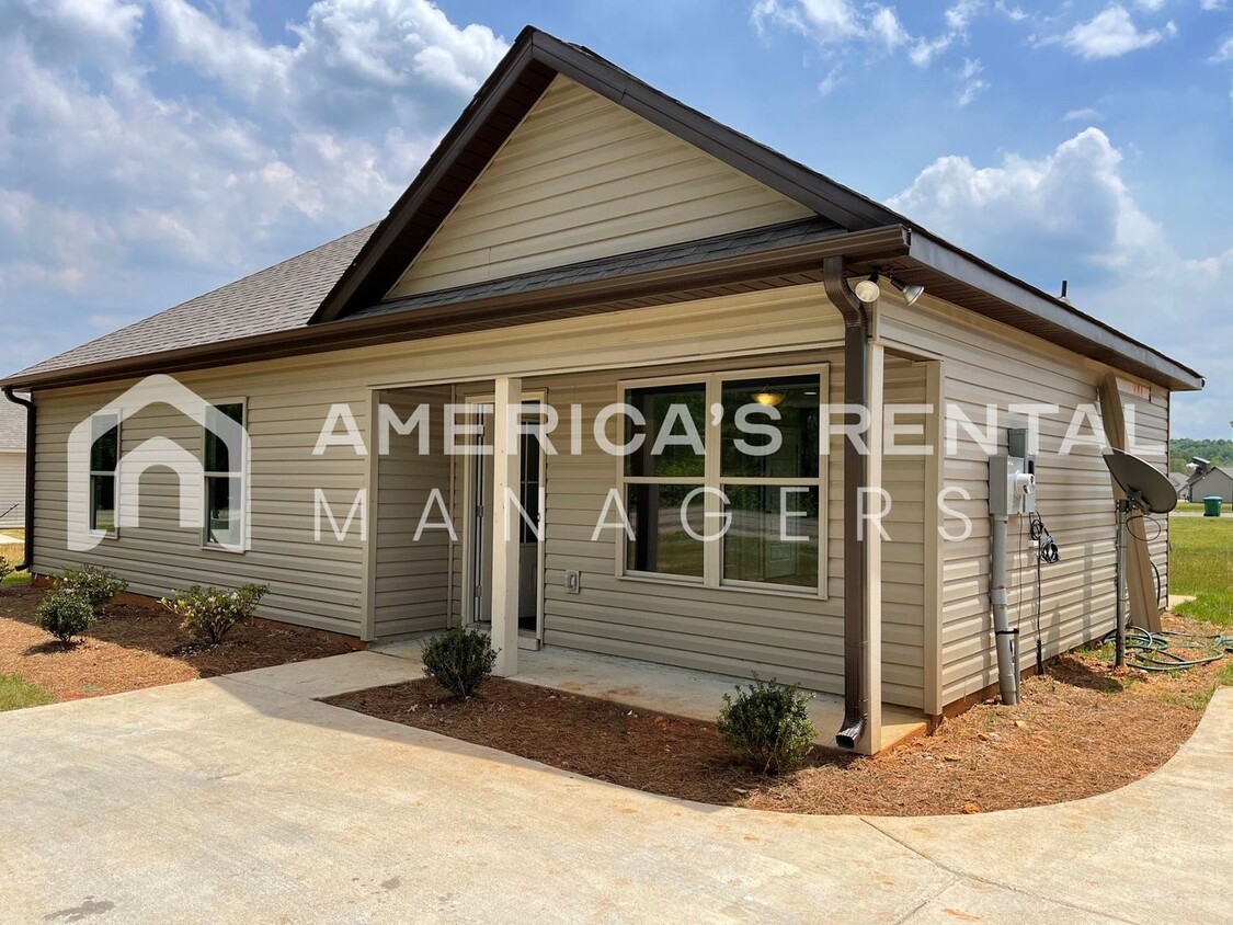 Foto principal - Wonderful Home for Rent in Talladega, AL.....