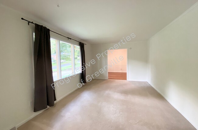 Foto del edificio - 109 Wood Heights Ave