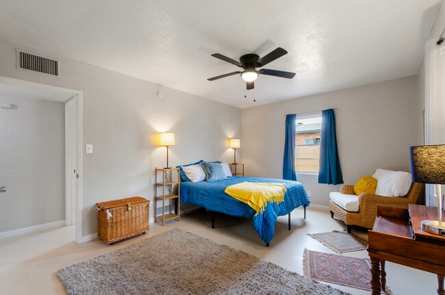 Foto del edificio - 2133 E Mabel St