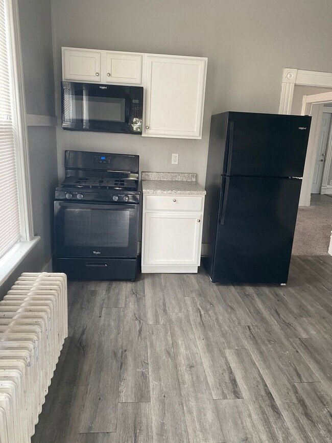 Foto del edificio - 1335 W 13th St