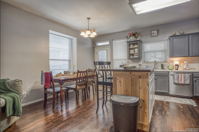 Kitchen - 8656 Eagle Peak