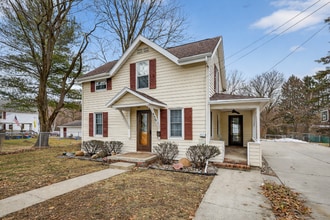 Building Photo - 430 N Linden St