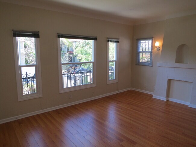 Foto del edificio - 5105 W 20th St