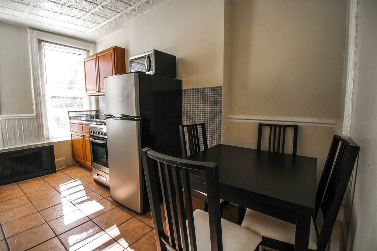 Primary Photo - 1466 Myrtle Ave