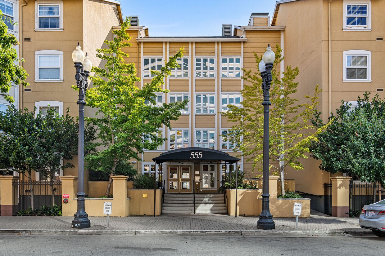 Primary Photo - 555 10th St