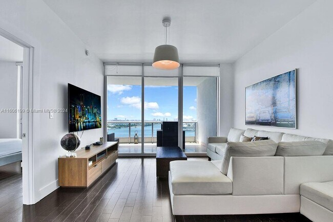 Foto del edificio - 900 Biscayne Blvd