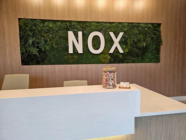 Oficina de arrendamiento de Nox - Nox