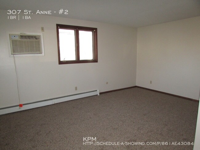 Building Photo - 307 St Anne St