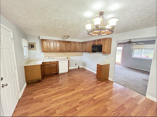 Building Photo - 6161 Farmborough Dr