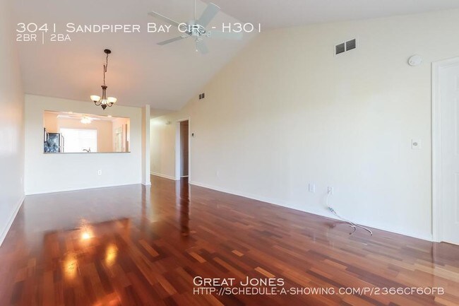 Building Photo - NAPLES BEST KEPT SECRET 2/2CONDO!!!