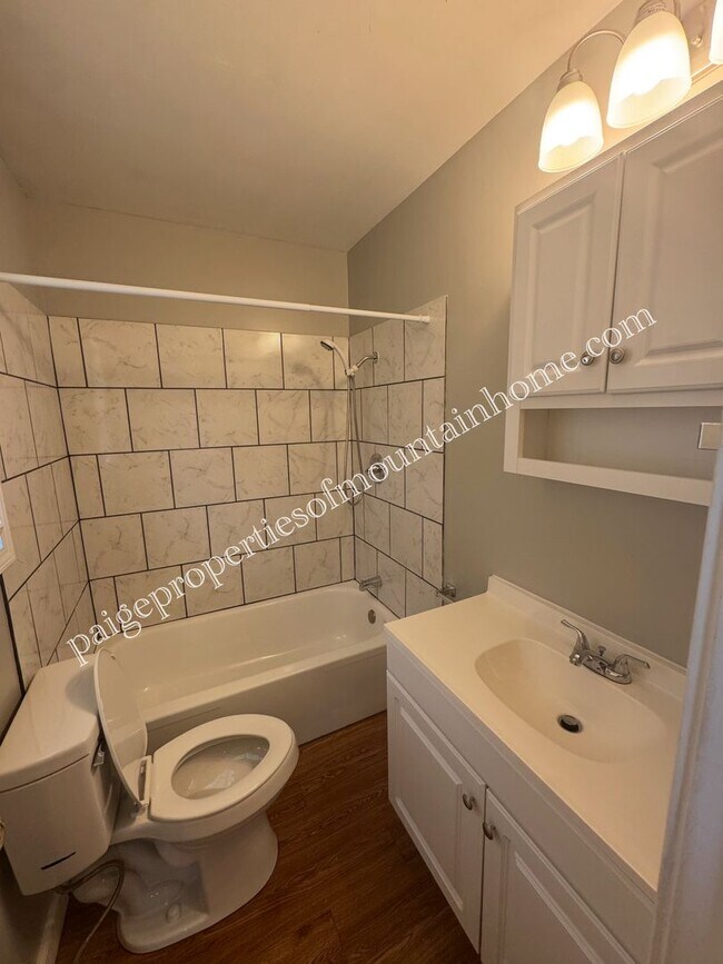 Foto del edificio - 517/519 E. 13th Street