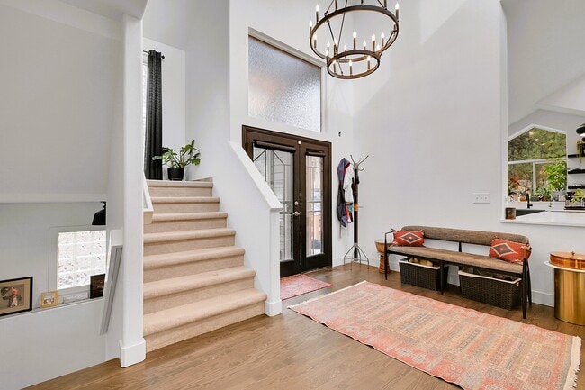 Photo - 28384 Kinnikinick Rd House