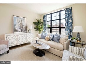 Building Photo - 218 Arch St