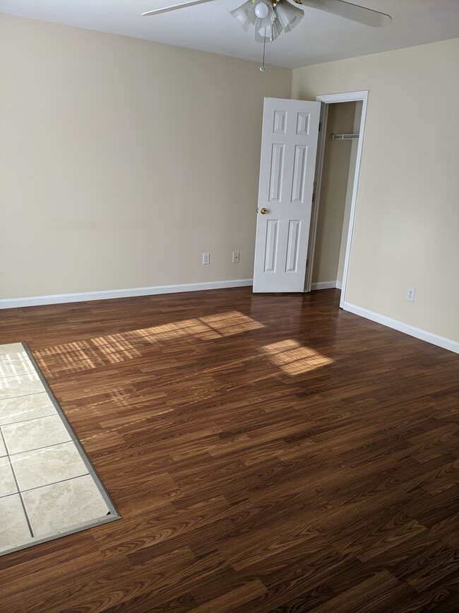 Livingroom - 417 Fairgrounds Rd