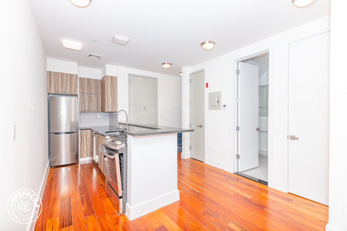 327 Herkimer St, Brooklyn, NY 11216 Room for Rent in Brooklyn, NY