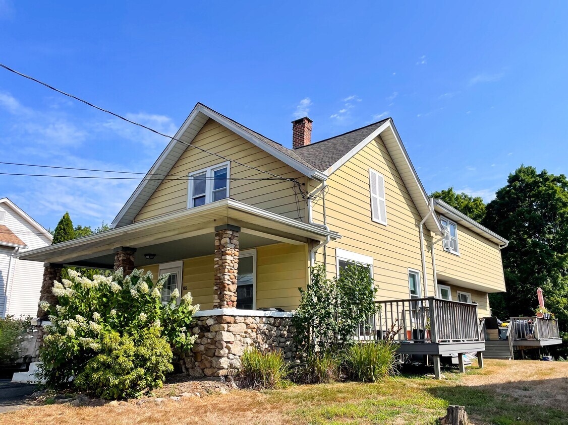 Primary Photo - 85 Ivy St