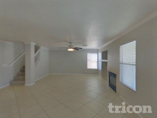 Foto del edificio - 684 Rising Brook Dr