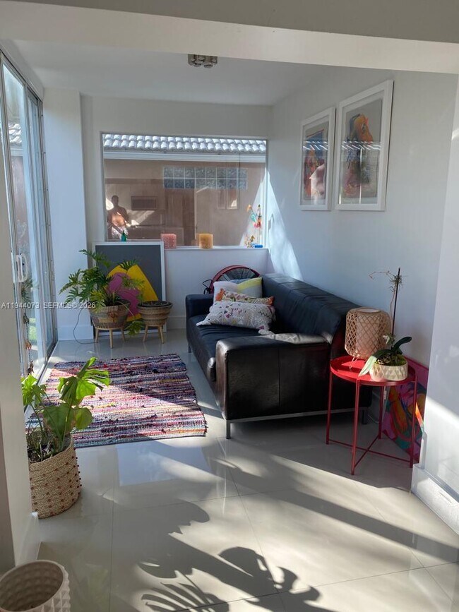 Foto del edificio - 5261 SW 154th Pl