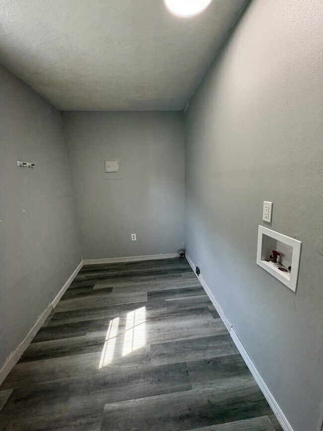 Foto del edificio - 610 W 1st St