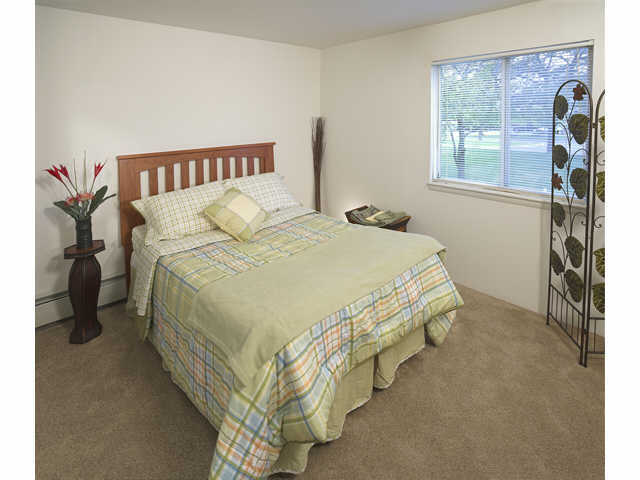 Breton Court Apartments 4705 N Breton Ct SE Grand Rapids MI Breton Court Apartments 4705 N Breton Ct SE Grand Rapids MI