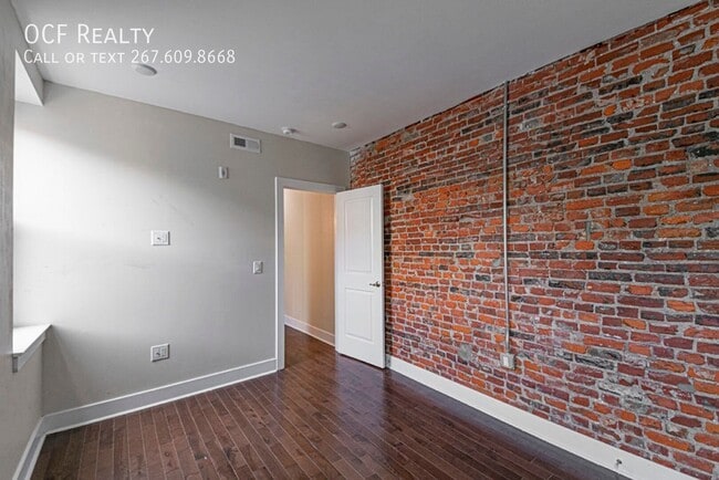 Building Photo - 2061 South St
