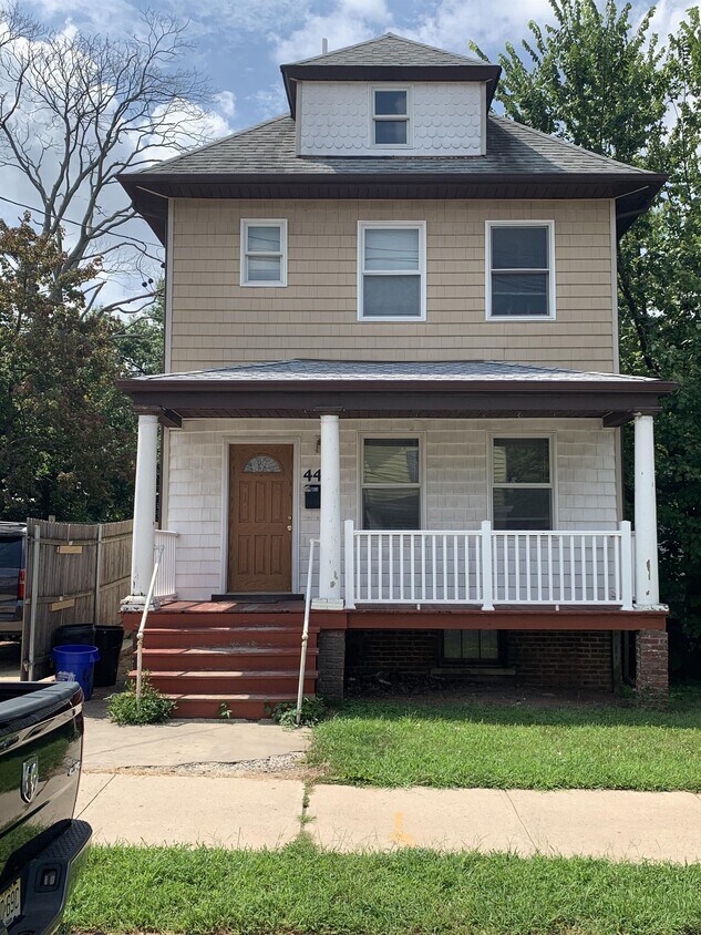 Primary Photo - 44 Wyckoff St