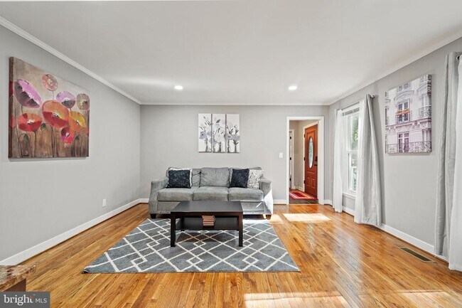 Building Photo - 1427 Candlewood St