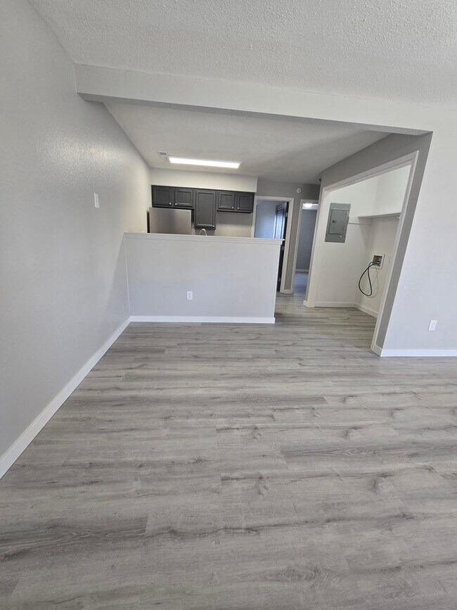 Foto del edificio - 2 Bedroom , 1 Bathroom Apartment!