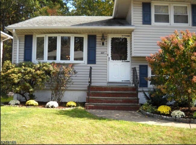 Building Photo - 337 Nottingham Way