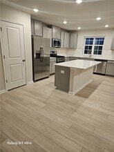 Building Photo - 526 Brasstown Ct