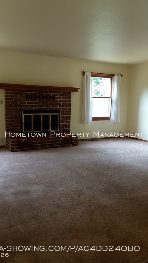 Building Photo - Large home on 3+ Acres in Olympia Schools!